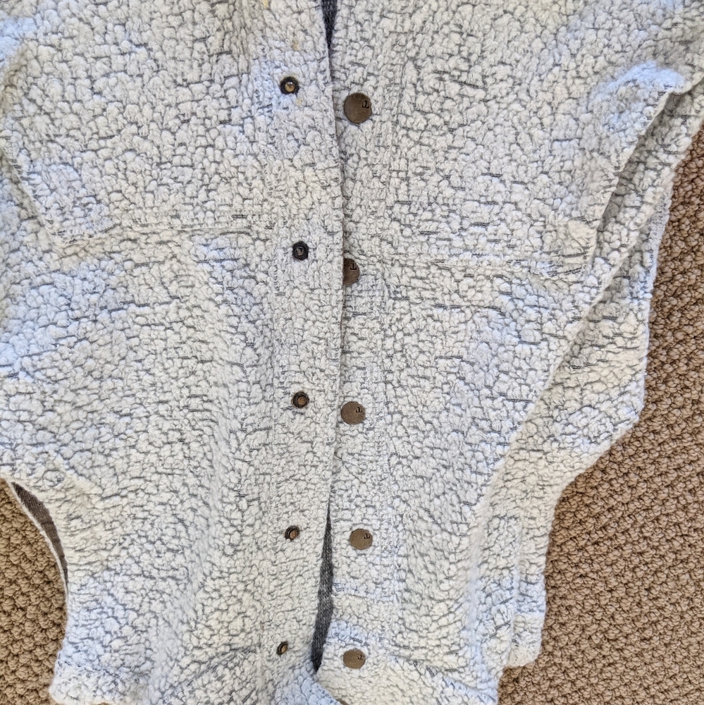 Women's Toad & Co sherpa vest in great shape